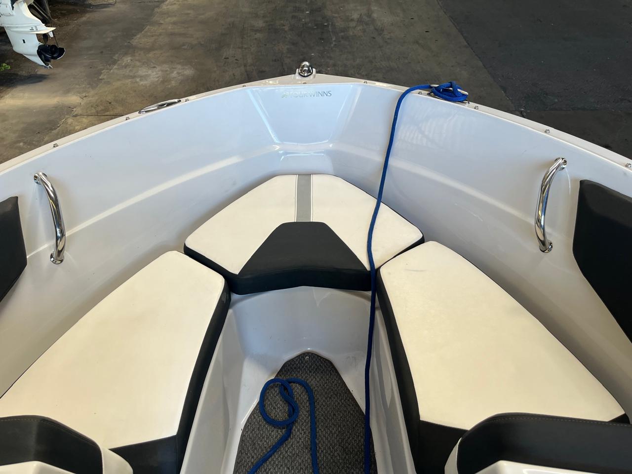 Four Winns 190 2013 Volvo 225 